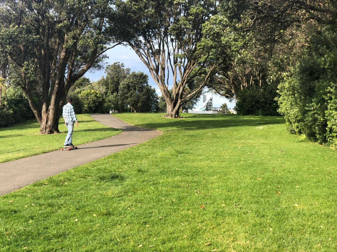 Luxury Home Next To Ocean And Walkway New Plymouth Exterior photo